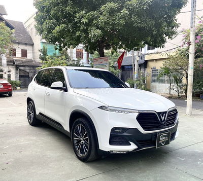 VinFast Lux SA 2.0 Turbo 2021, còn bảo hành 2031