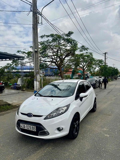 Ford Fiesta 2011 1.6AT