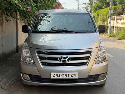 Hyundai Starex Bạc Số sàn