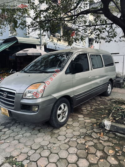 Xe Hyundai Starex 2.5 AT 6 chỗ 2004