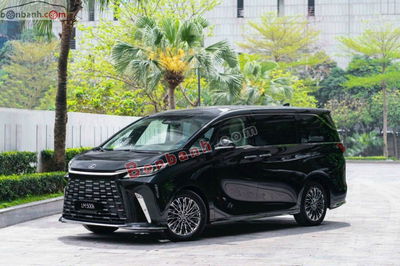 Xe Lexus LM 500h 2025