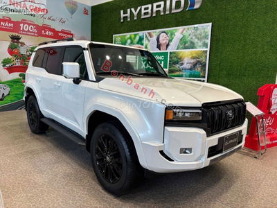 Land Cruiser LC250 sẵn xe TRẮNG - ĐEN