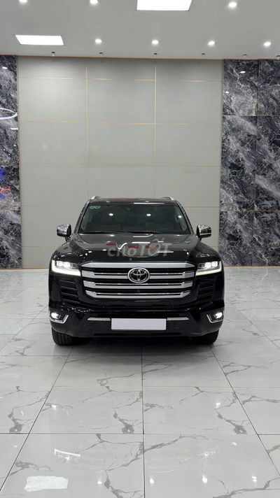 Toyota Land Cruiser LC300 2024 Đen 8000 km