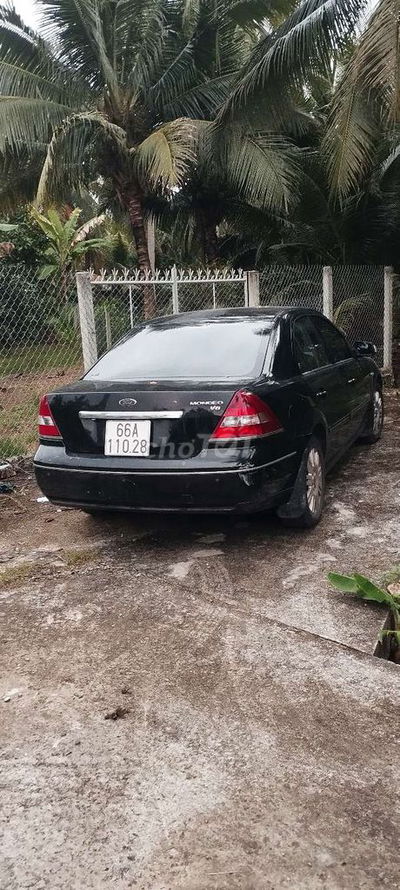 Ford Mondeo số tự động ( cửa sổ trời )