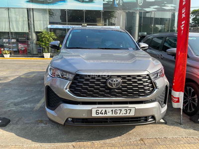 Toyota Innova Cross 2023 2.0V - Màu Bạc