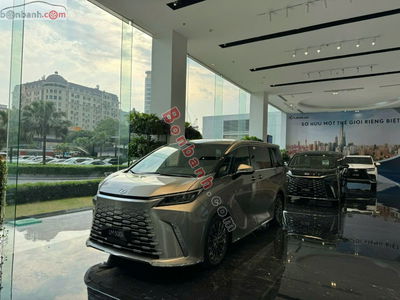 Xe Lexus LM 500h 2025