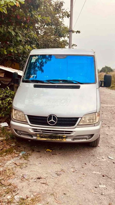 Mercedes-Benz Sprinter màu Bạc