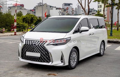 Xe Lexus LM 300h 2021