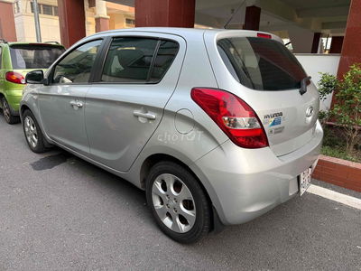 Hyundai i20 Bạc 89.000 km Siêu đẹp