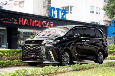 Xe Lexus LM 500h 2024