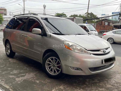 Toyota Sienna 2008 65000 km Bạc