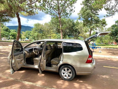 Nissan Grand Livina 2011 số tự động cực đẹp