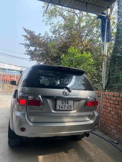 Toyota Fortuner 2010 Bạc
