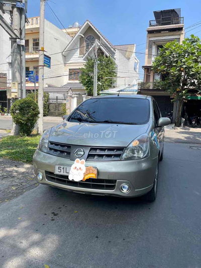 Nissan Livina 7 chỗ số Tự động