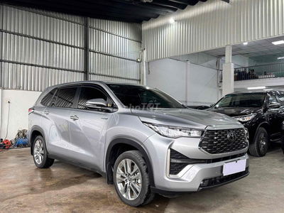Toyota Innova Cross Hybrid 2024 Bạc 17.000 km