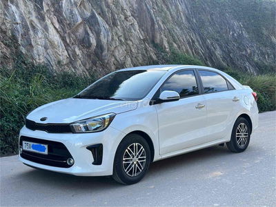 Cần bán xe KIA Soluto 2020 trắng, ODO 42k km