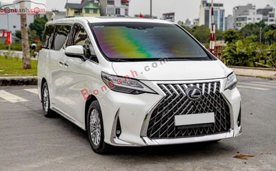 Xe Lexus LM 300h 2021