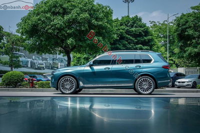 Xe BMW X7 xDrive40i 2025
