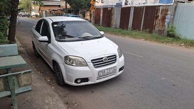 Gentra 5 chỗ Trắng