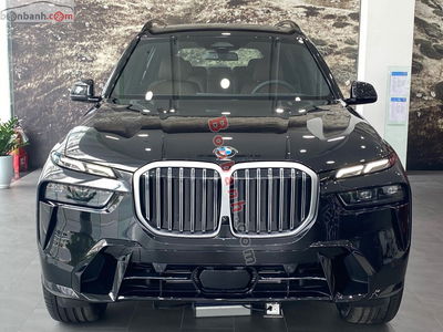 Xe BMW X7 xDrive40i M Sport 2023