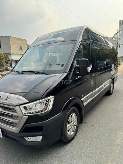 Hyundai Solati Dcar 12 chỗ Đen
