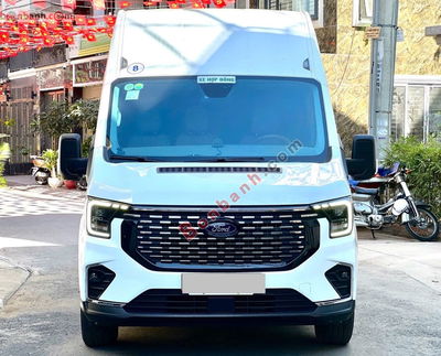 Xe Ford Transit Premium+ 2024