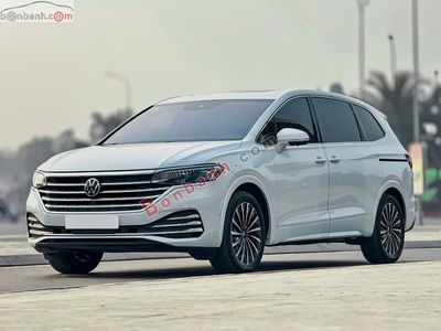 Xe Volkswagen Viloran Luxury 2023