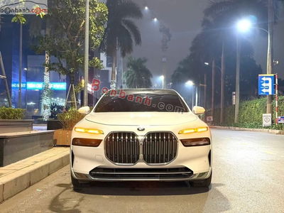 Xe BMW 7 Series 740i Pure Excellence 2023