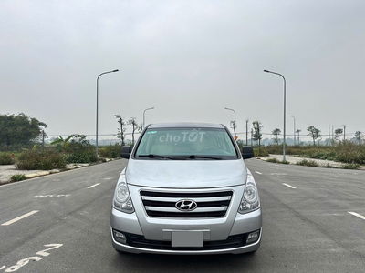 Hyundai Grand Starex 9 chỗ 2017 - 10000 km
