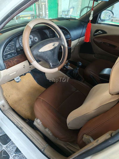 Daewoo 5 chỗ số sàn Trắng 2.0