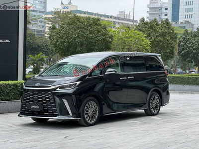 Xe Lexus LM 500h 2025