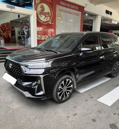 🔥Veloz Top 2024 Đen 15.000km tại Hãng Toyota🔥