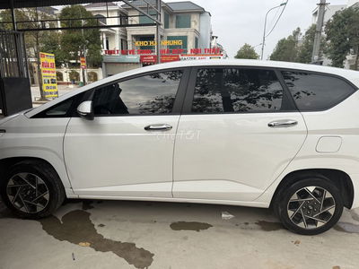 Hyundai Stargazer 2022 Trắng