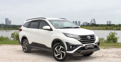 Toyota Rush Trắng