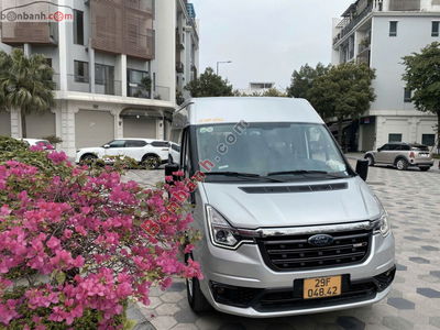 Xe Ford Transit Tiêu chuẩn 2023