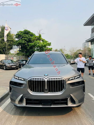Xe BMW X7 xDrive40i 2025