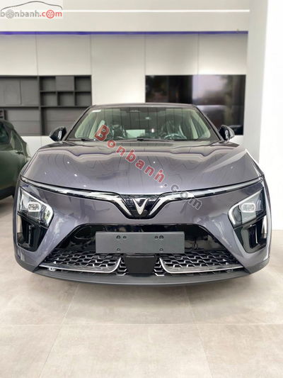 Xe VinFast VF7 Eco 2026