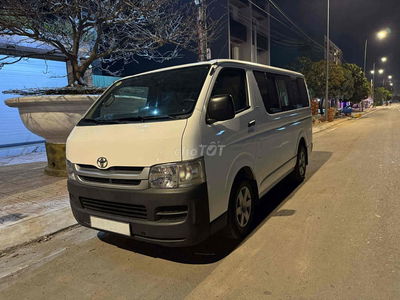 Toyota Hiace 2010 Nóc Thấp Trắng 170000km