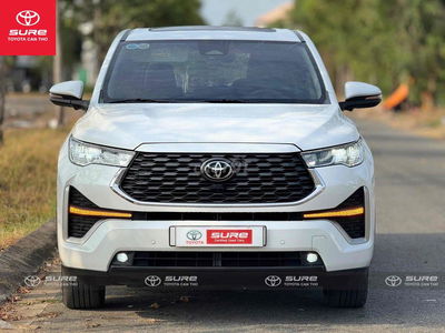 Toyota Innova Cross Hybrid 2023