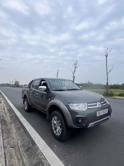 Mitsubishi Triton 2014 GLS 2.5 MT 4x4 - 12000 km