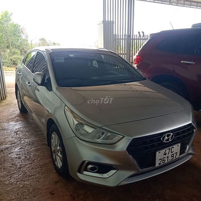 gia đình cần bán xe Hyundai accent