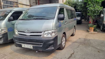 TOYOTA VAN 6C 940KG 2010 MÁY XĂNG