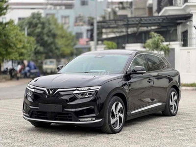 VinFast VF8 ECO GF 2023 Đen 4 vạn km