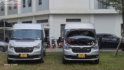 Xe Ford Transit Tiêu chuẩn 2023