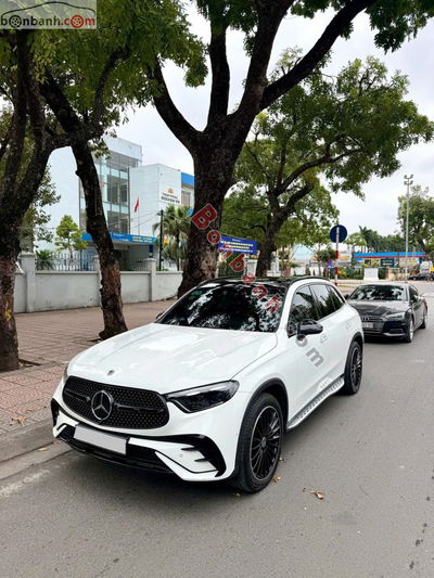 Xe Mercedes Benz GLC 300 4Matic 2023