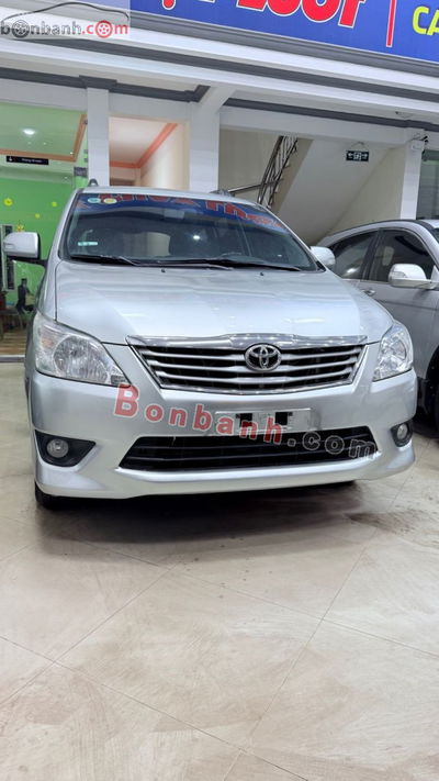 Xe Toyota Innova 2.0V 2013