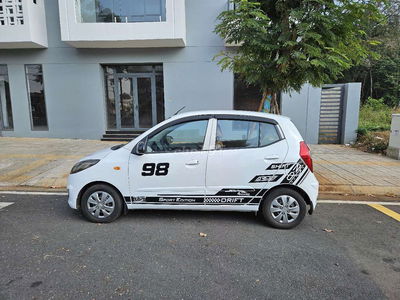 Hyundai i10 2013 5 chỗ Trắng Số sàn