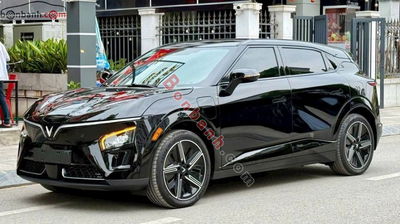 Xe VinFast VF7 Plus AWD 2026