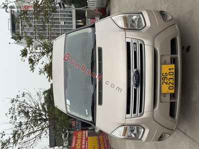 Xe Ford Transit SVP 2019