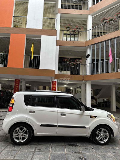 Kia Carens 2009 2.0 AT - 13000 km